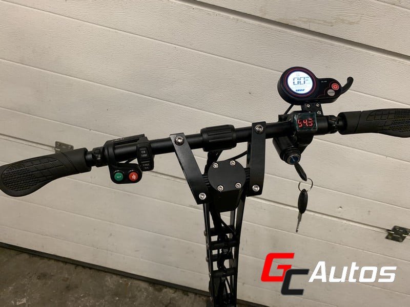 Trottinette V10 PLUS 80 km/h - 2400w - 2 moteurs - noir