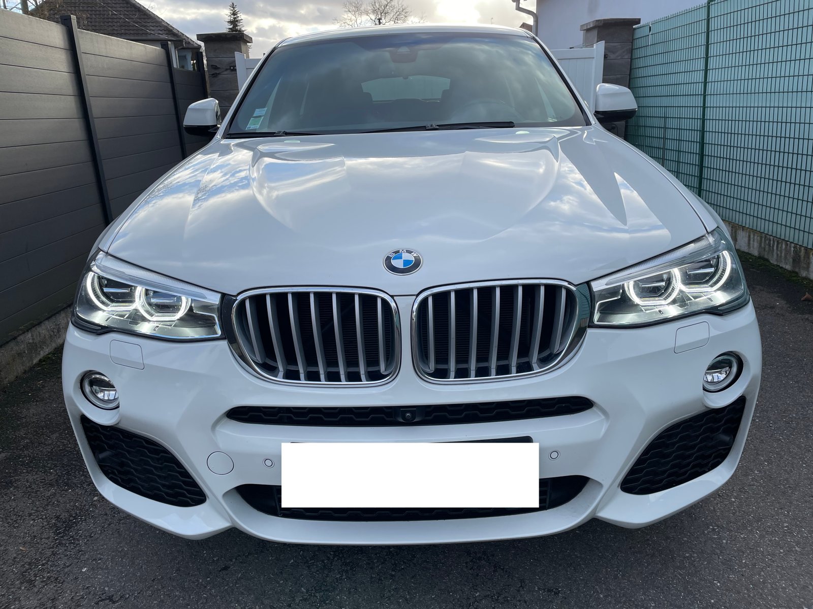 BMW X4 (F26) XDRIVE 30D 258 cv BVA8 PACK M 1ER MAIN