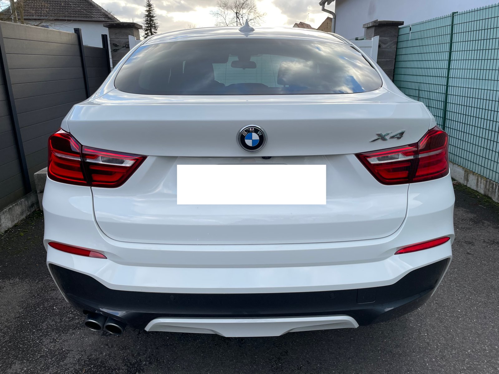 BMW X4 (F26) XDRIVE 30D 258 cv BVA8 PACK M 1ER MAIN