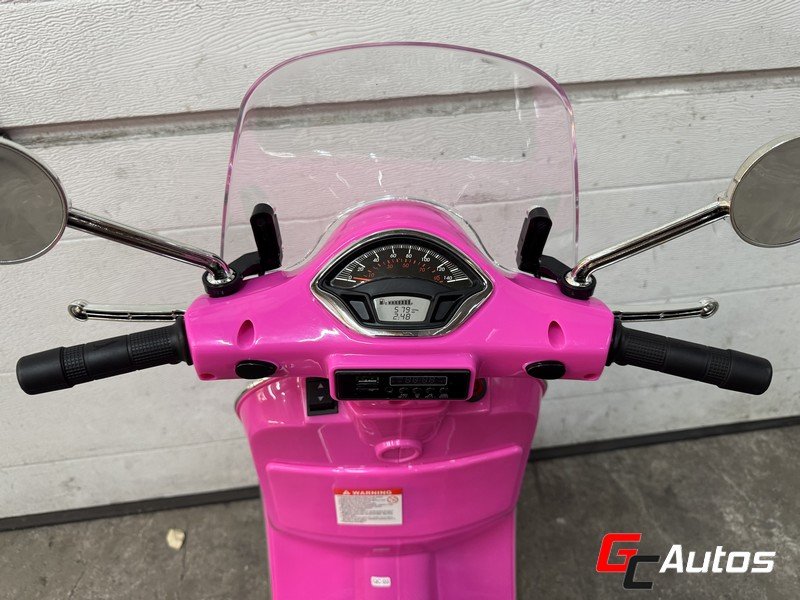 Scooter électrique Vespa - rose