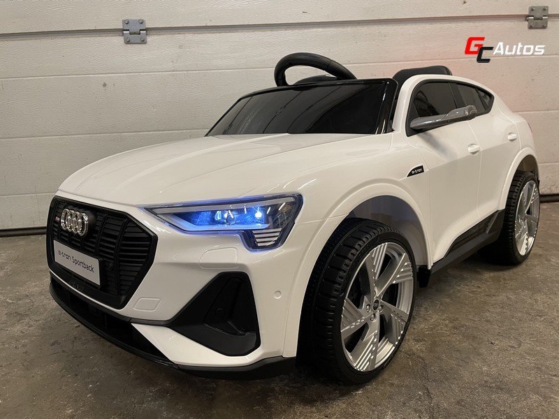 Voiture électrique Audi e-tron Sportback 4 roues motrices - blanc