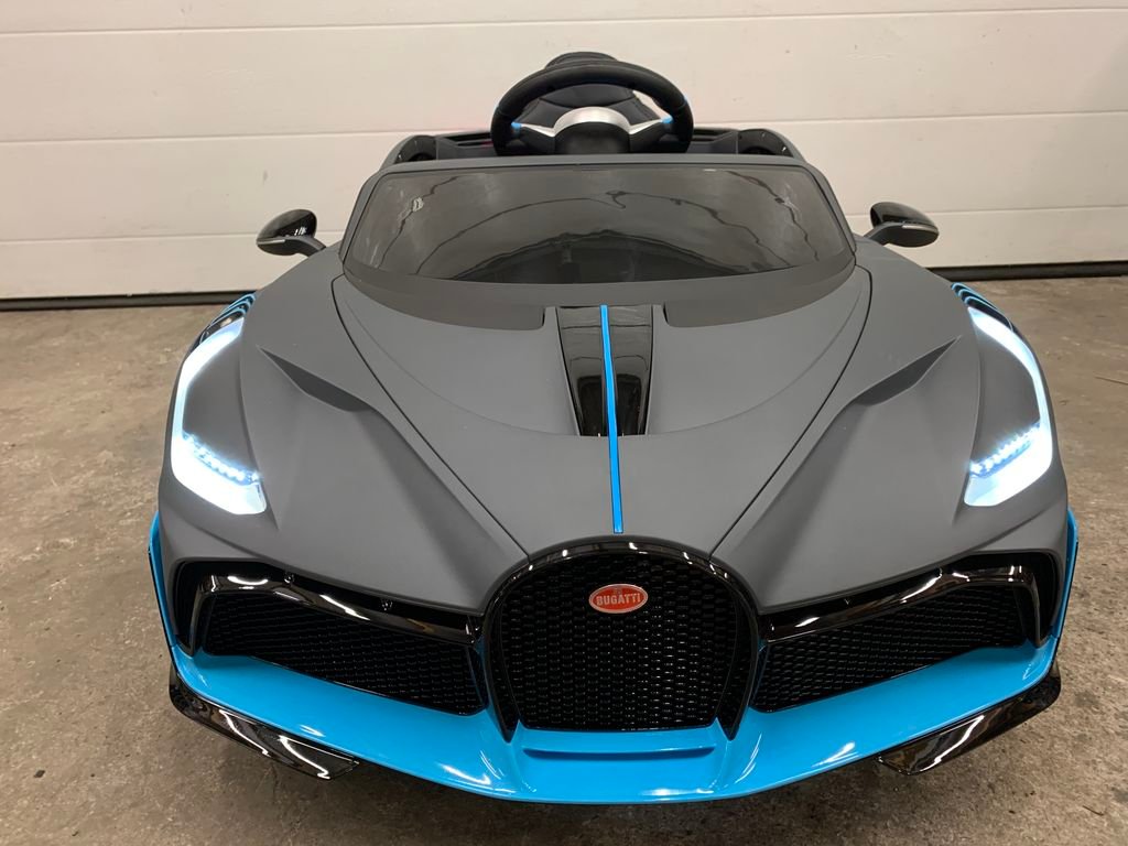 GCAutos - Voiture électrique Bugatti Divo - gris