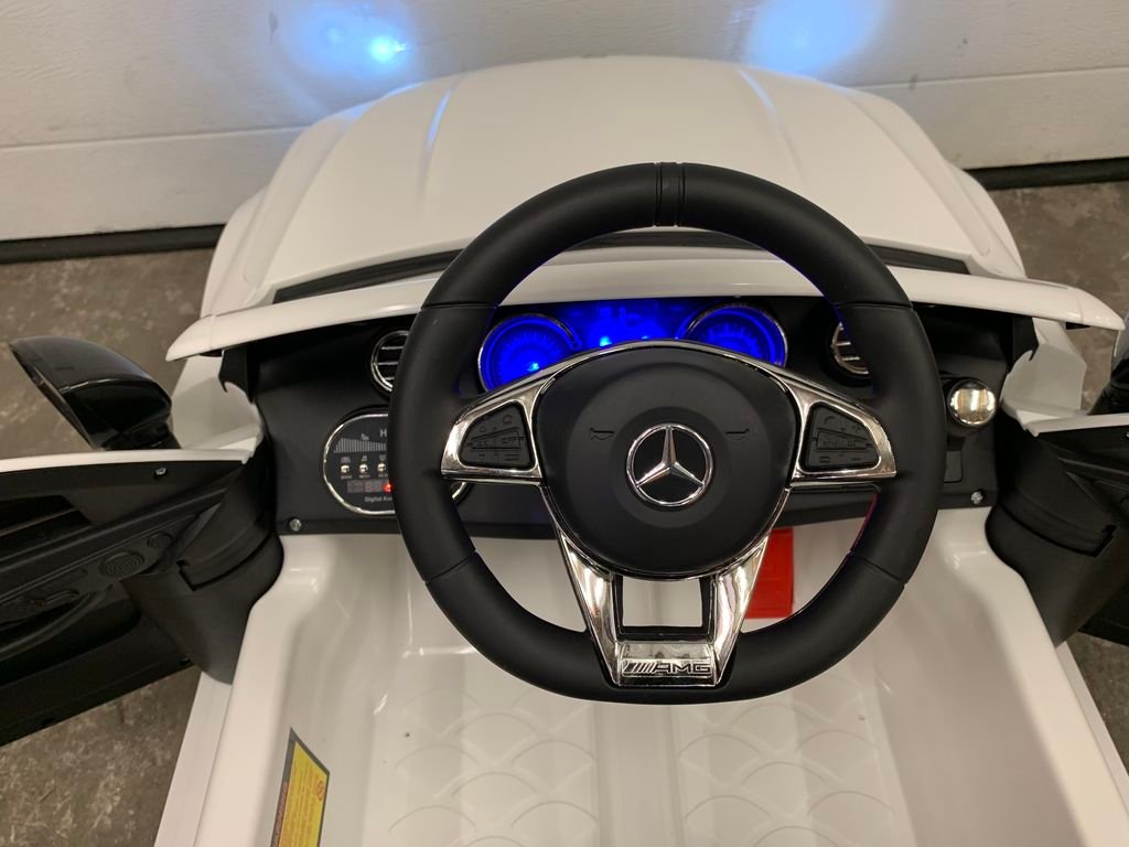Voiture électrique Mercedes C63  - blanc